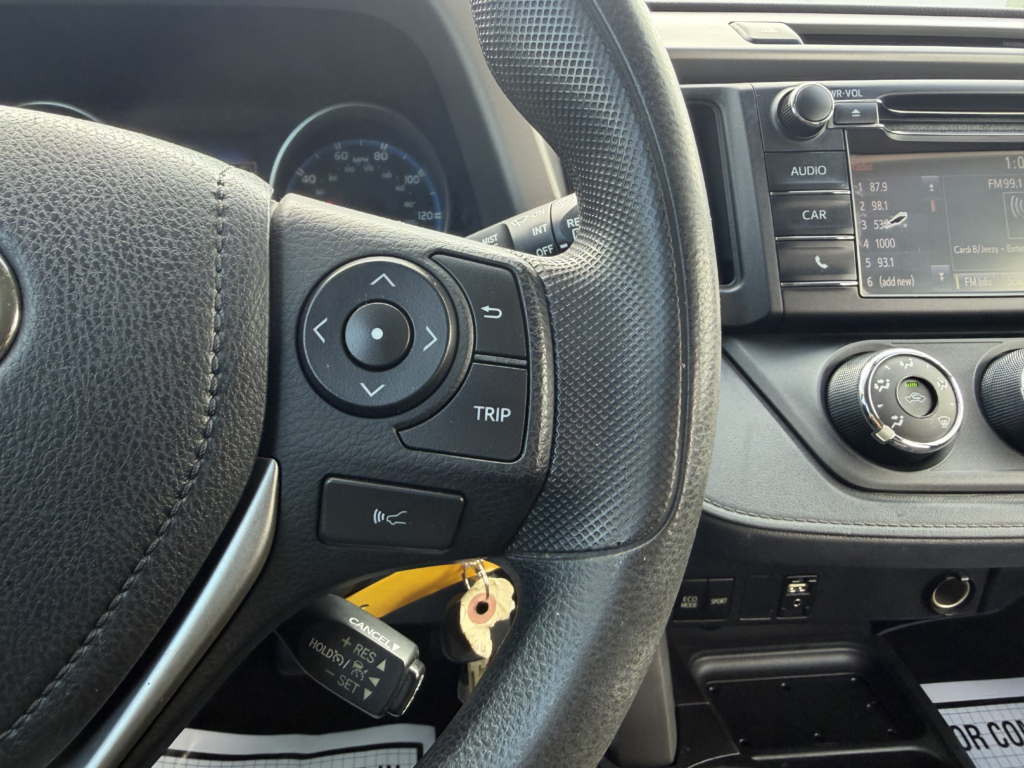 2018 Toyota RAV4 LE FWD