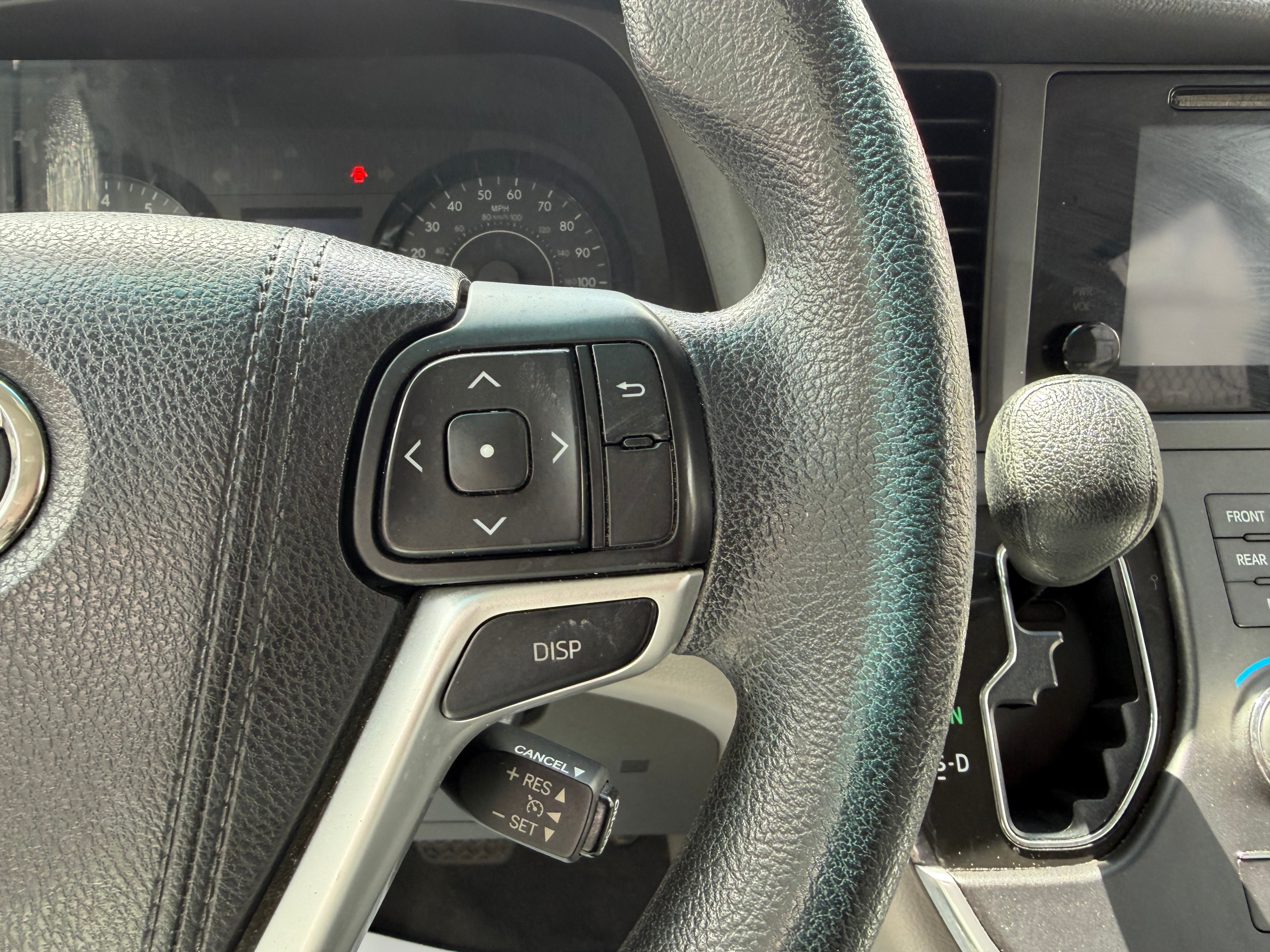 2016 Toyota Sienna LE - Photo 31