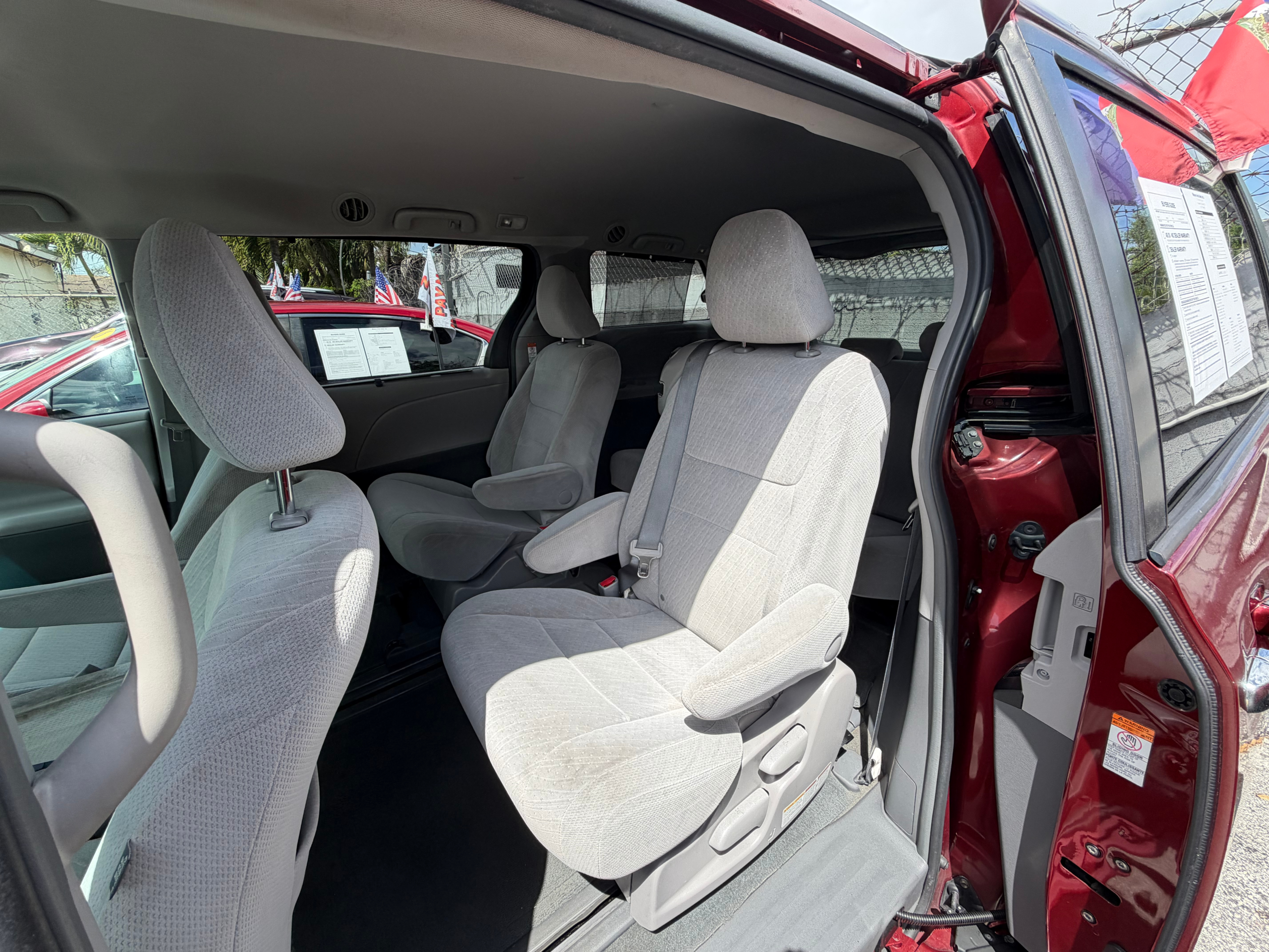 2016 Toyota Sienna LE - Photo 20