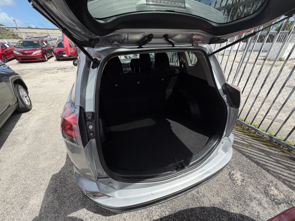 2017 Toyota RAV4 XLE FWD