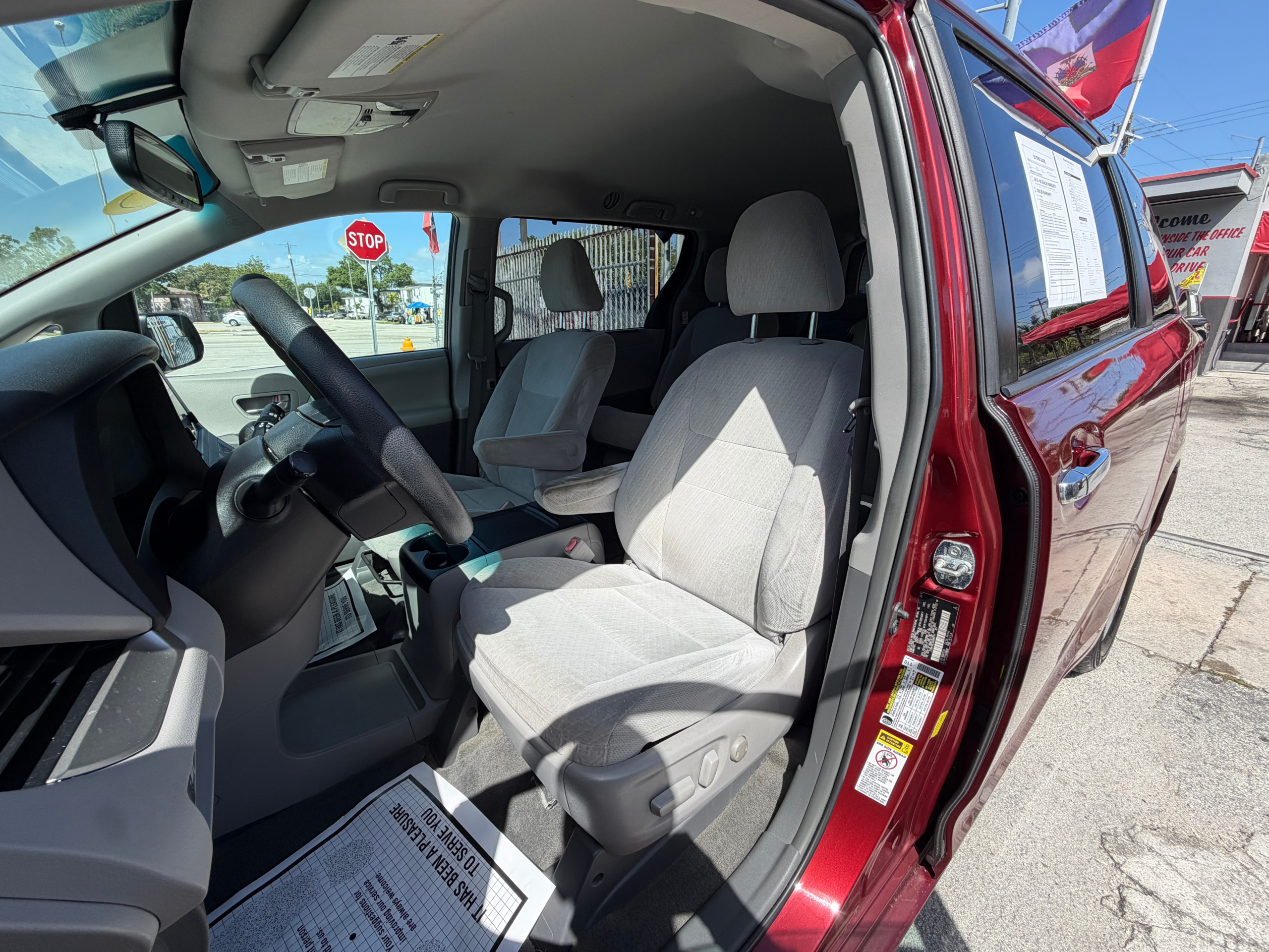 2016 Toyota Sienna LE
