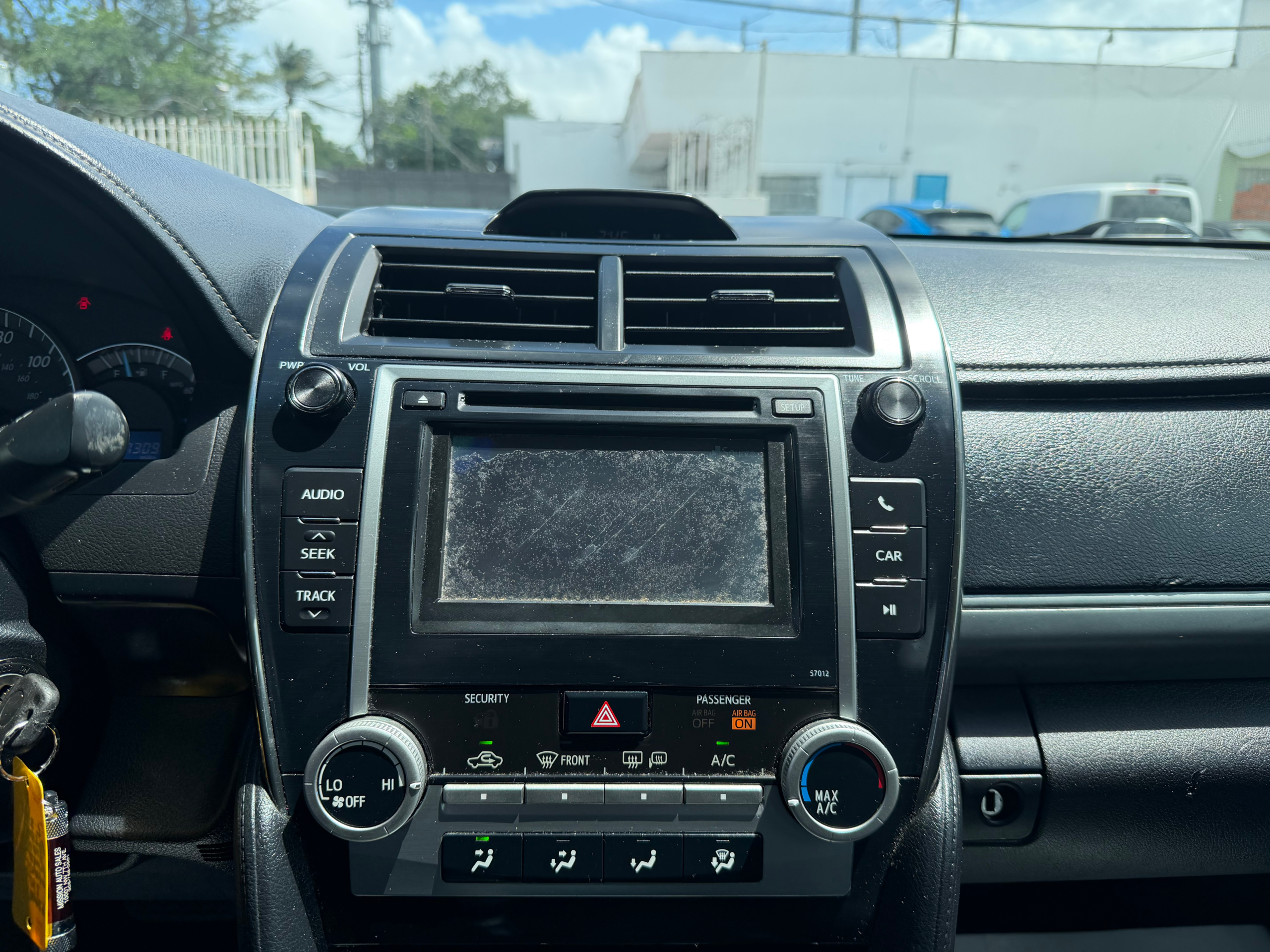 2012 Toyota Camry SE - Photo 7