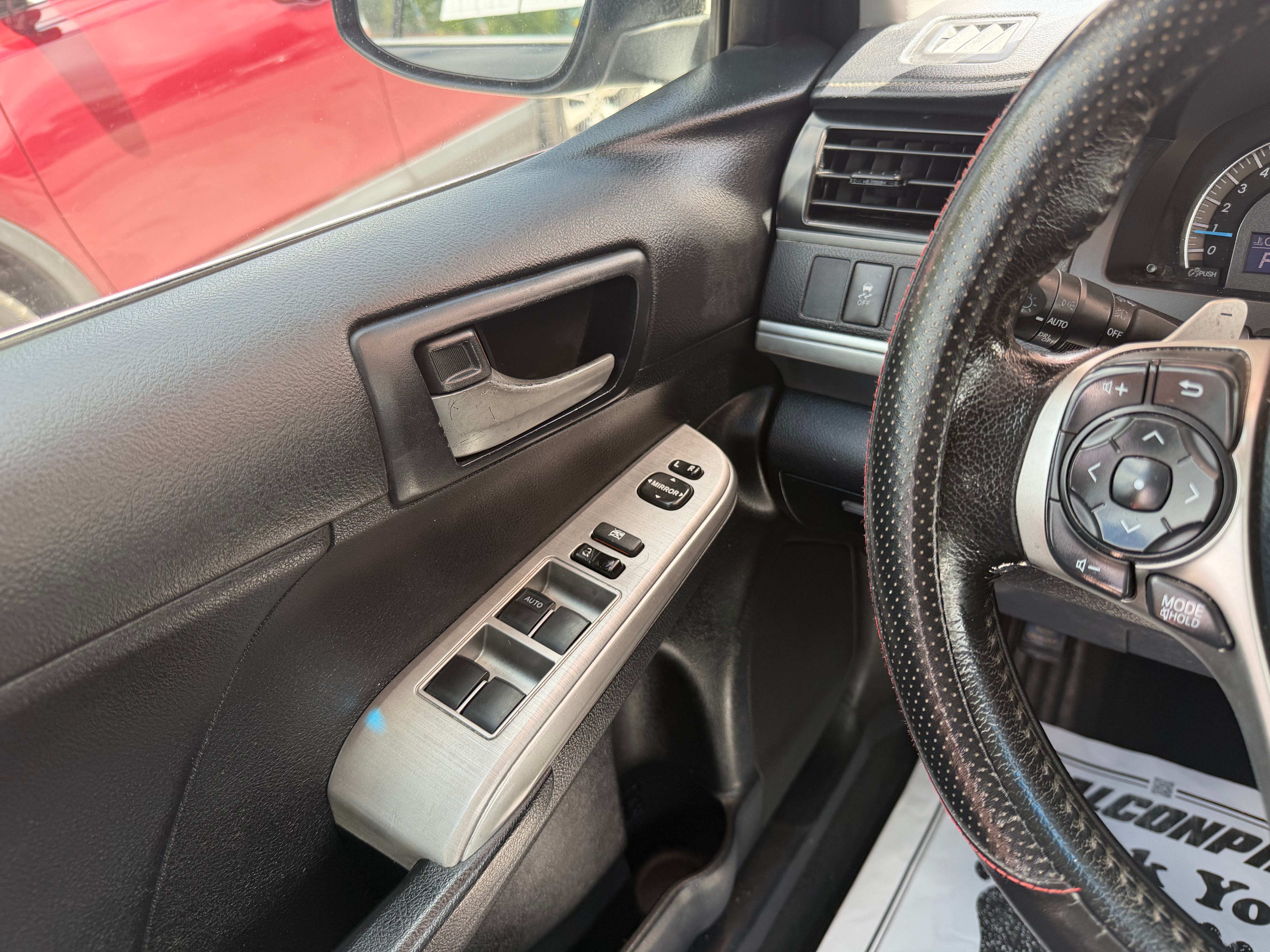 2012 Toyota Camry SE - Photo 31