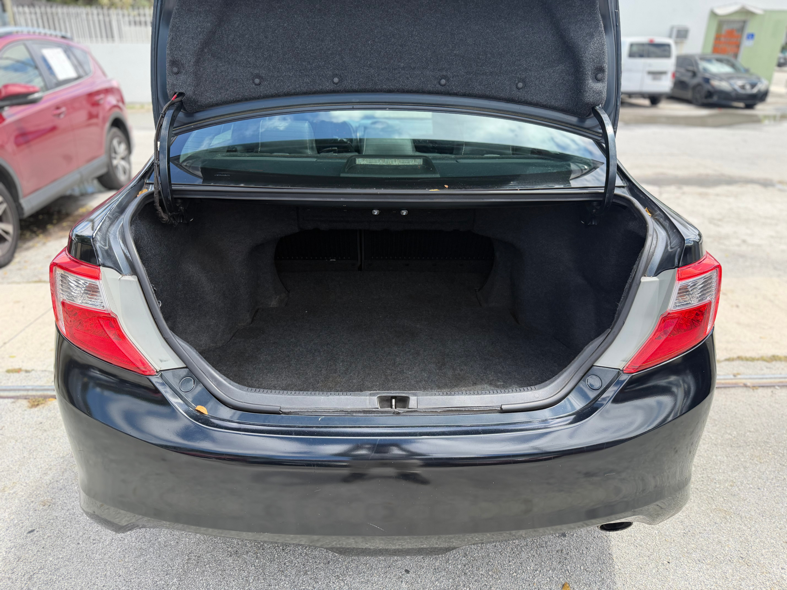 2012 Toyota Camry SE - Photo 17