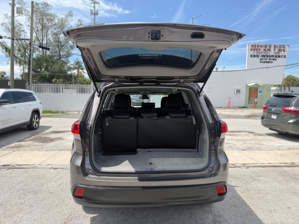 2019 Toyota Highlander LE FWD I4