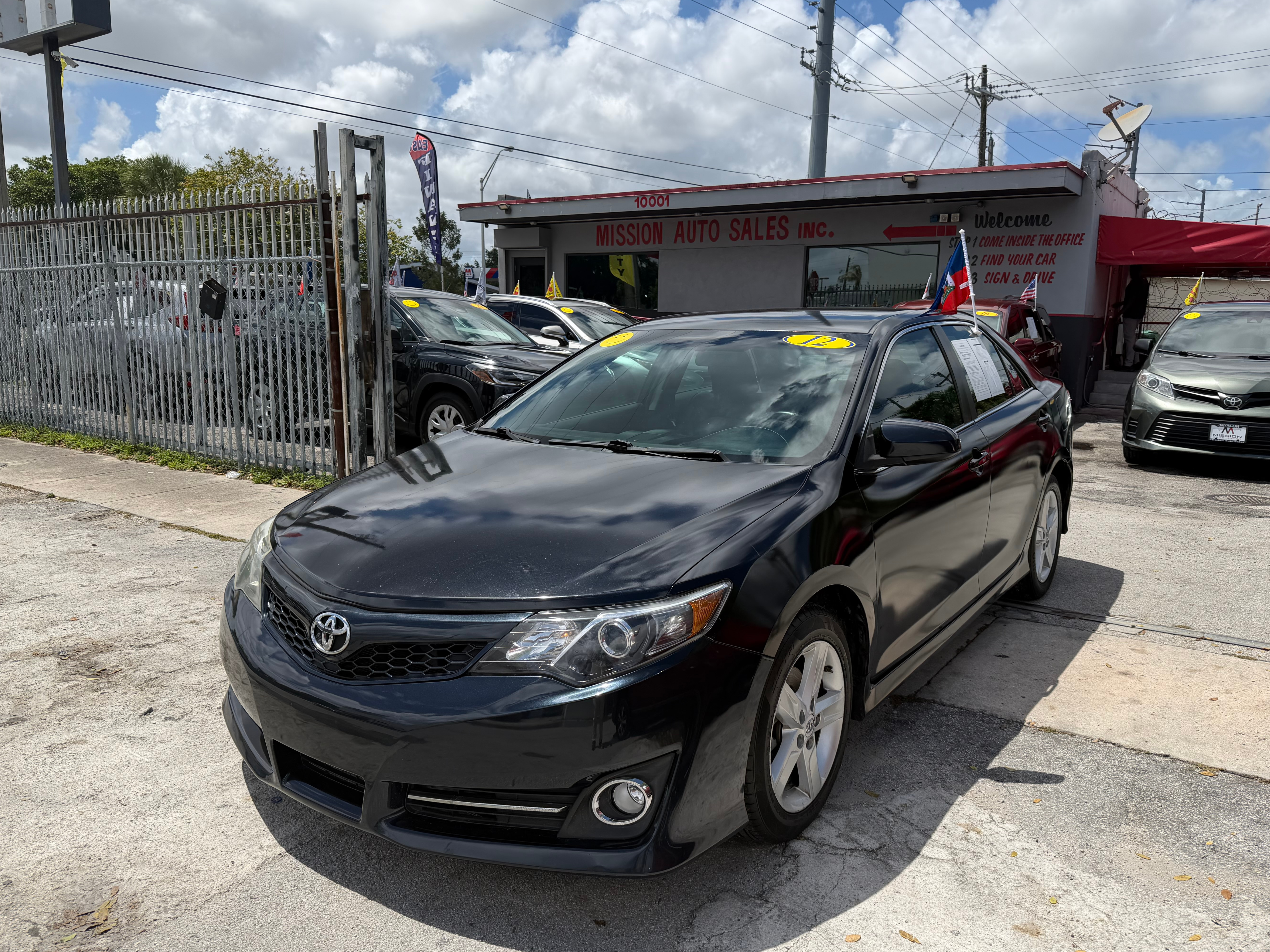 2012 Toyota Camry SE - Photo 40