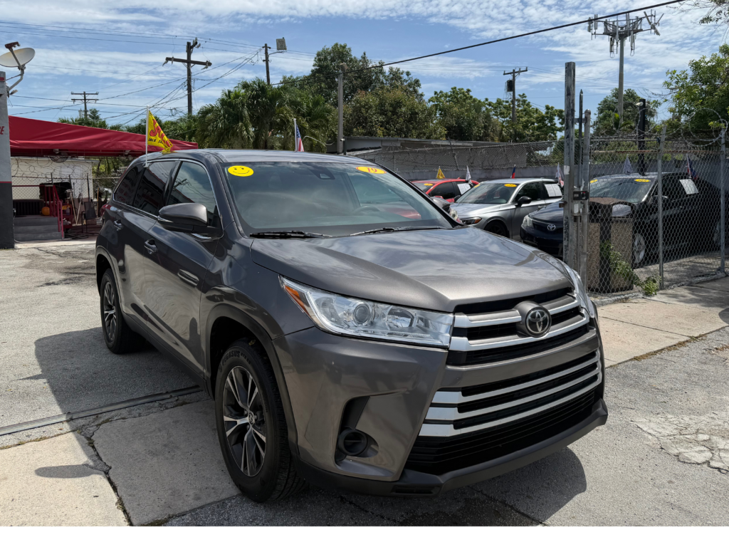 2019 Toyota Highlander LE FWD I4