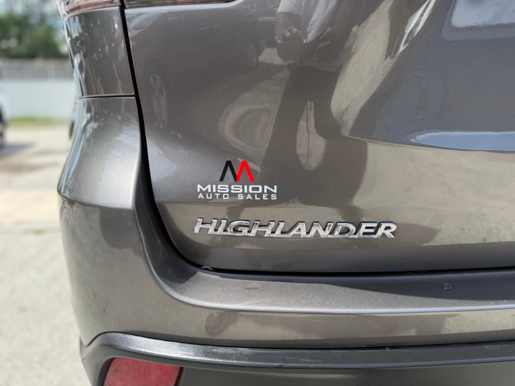 2019 Toyota Highlander LE FWD I4