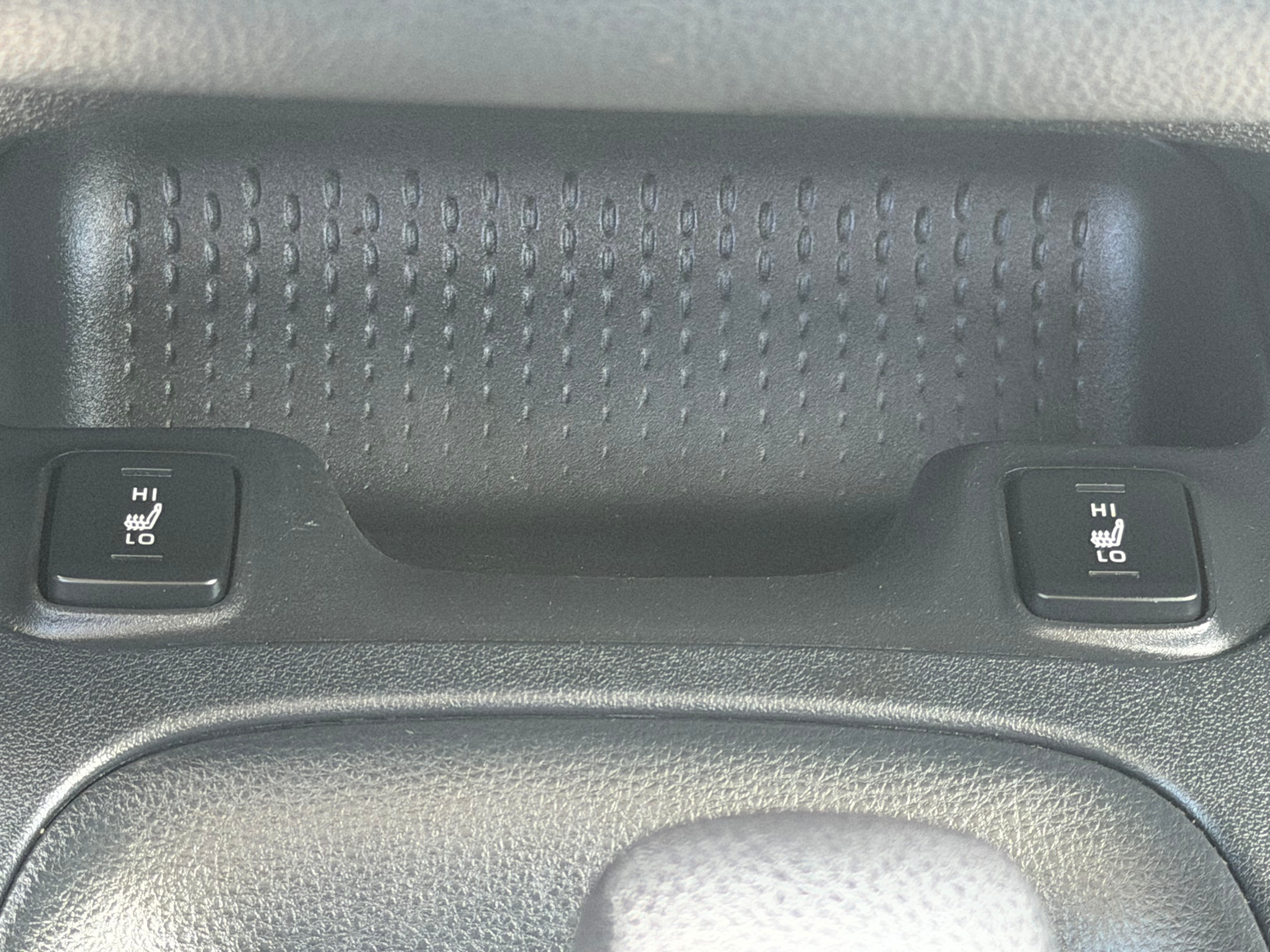 2022 Toyota Corolla XLE - Photo 16