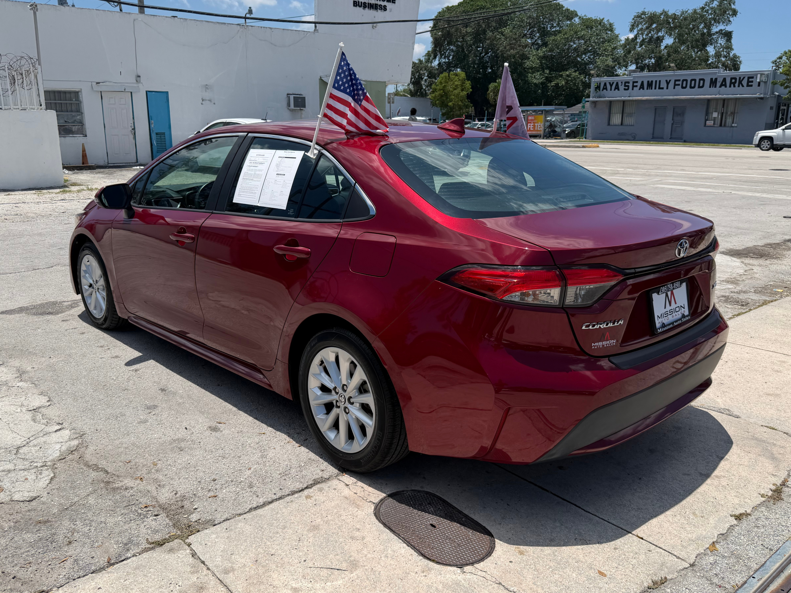2022 Toyota Corolla XLE - Photo 13