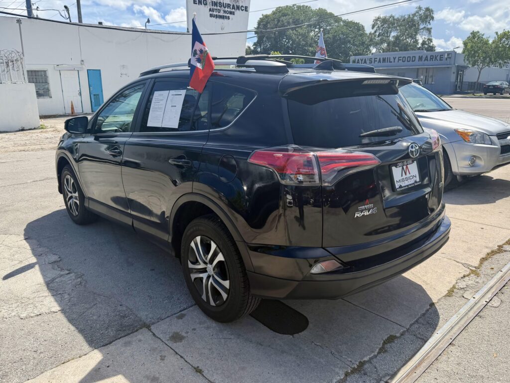 2017 Toyota RAV4 LE FWD