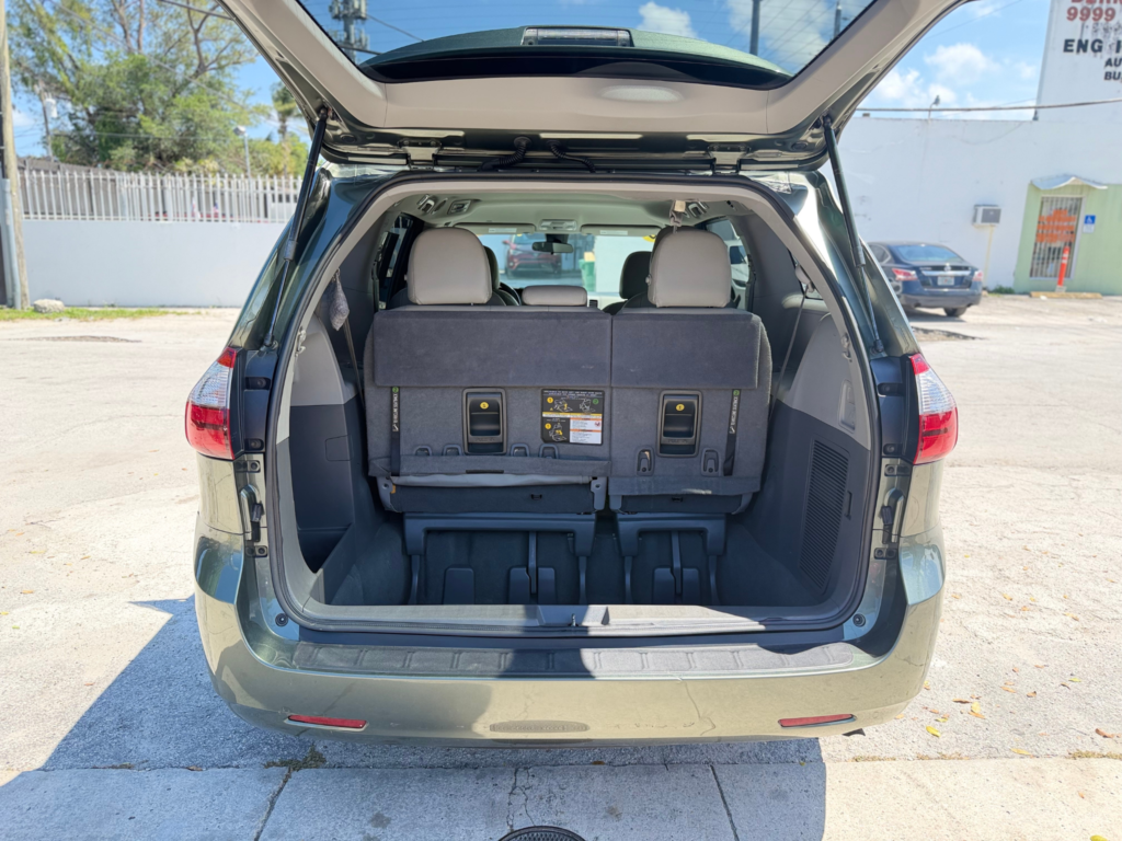 2020 Toyota Sienna L 7-Passenger