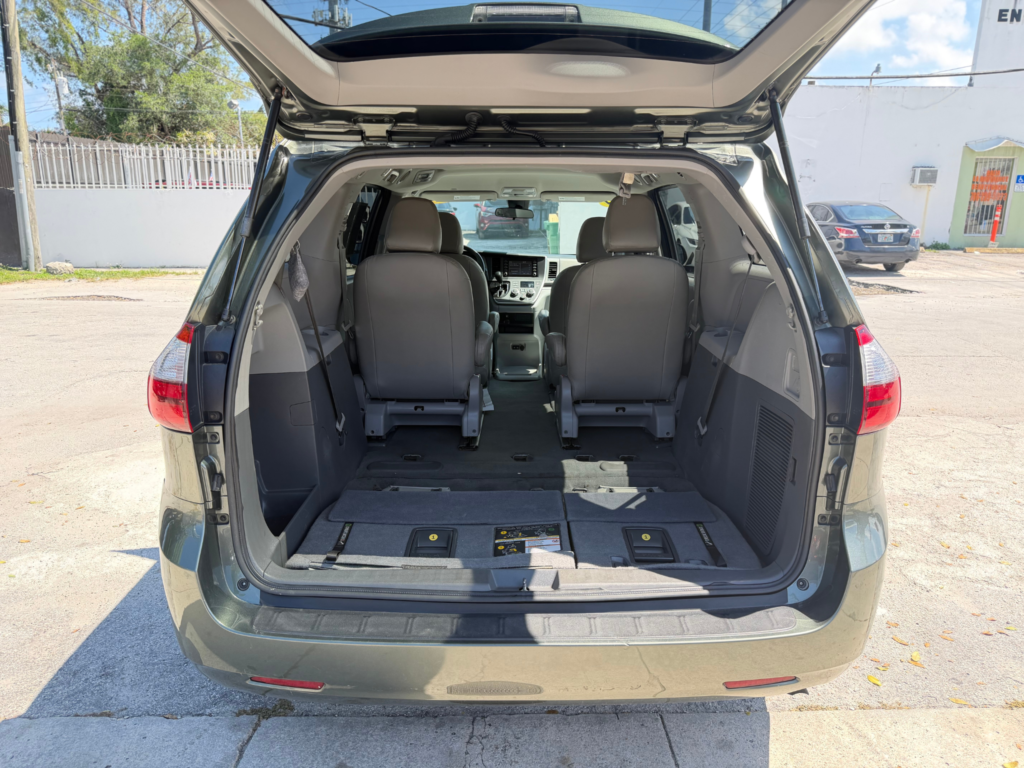 2020 Toyota Sienna L 7-Passenger