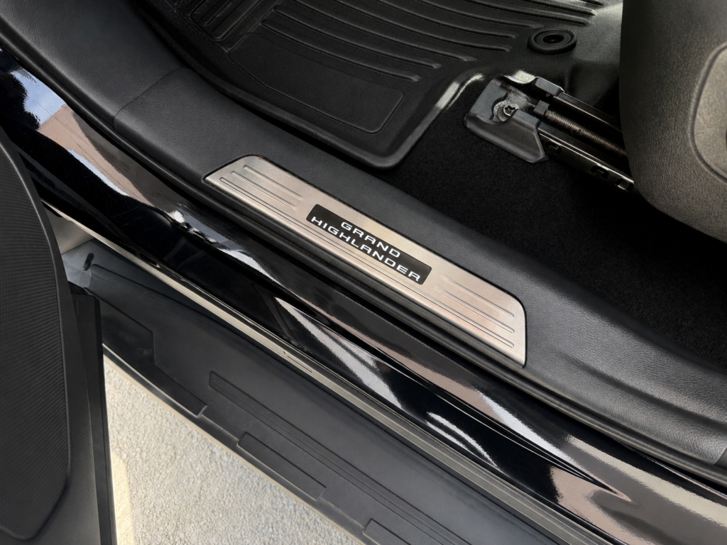 2025 Toyota Grand Highlander LE