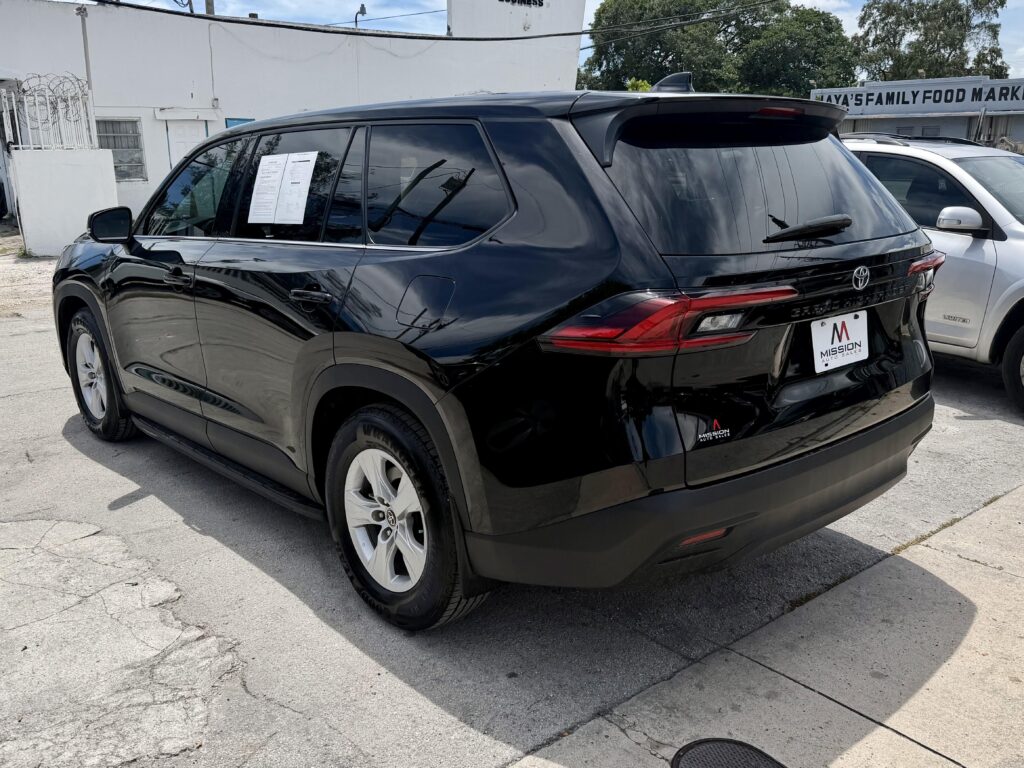 2025 Toyota Grand Highlander LE