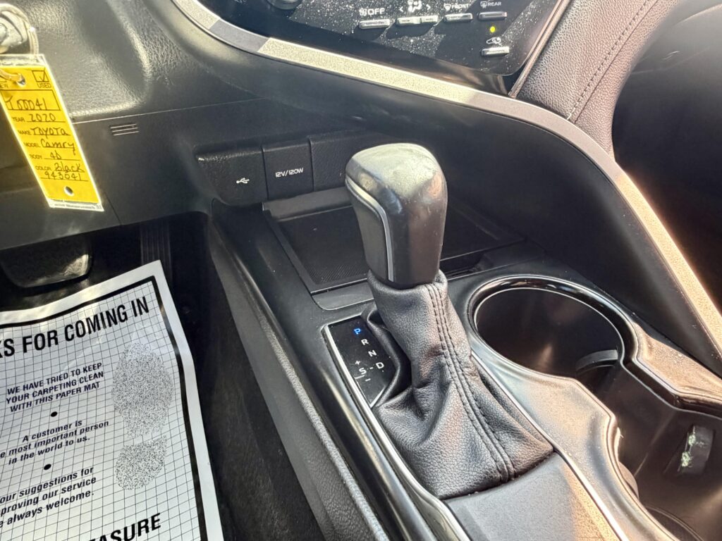 2020 Toyota Camry SE
