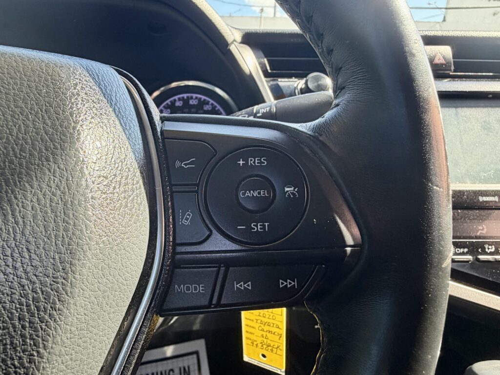 2020 Toyota Camry SE