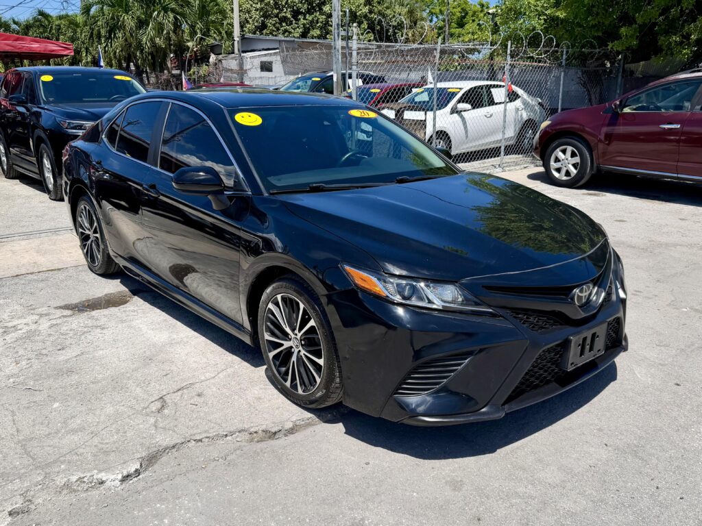 2020 Toyota Camry SE