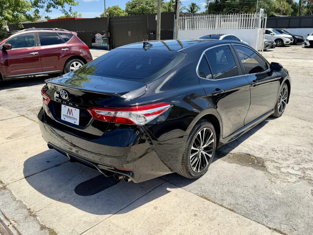 2020 Toyota Camry SE