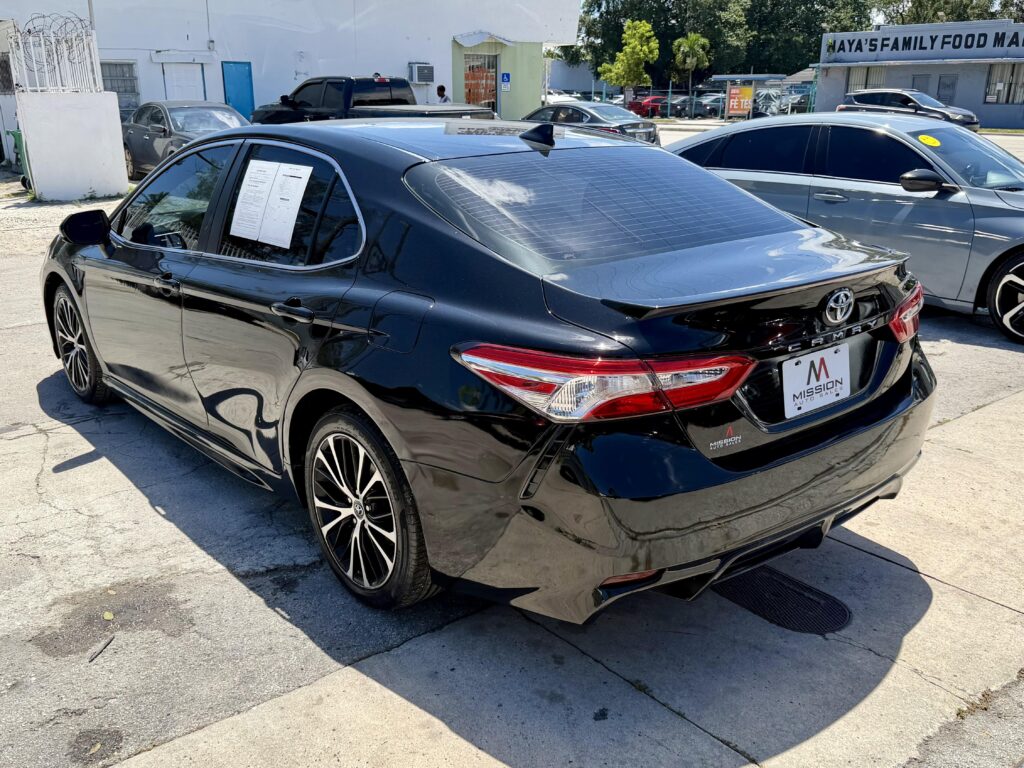 2020 Toyota Camry SE